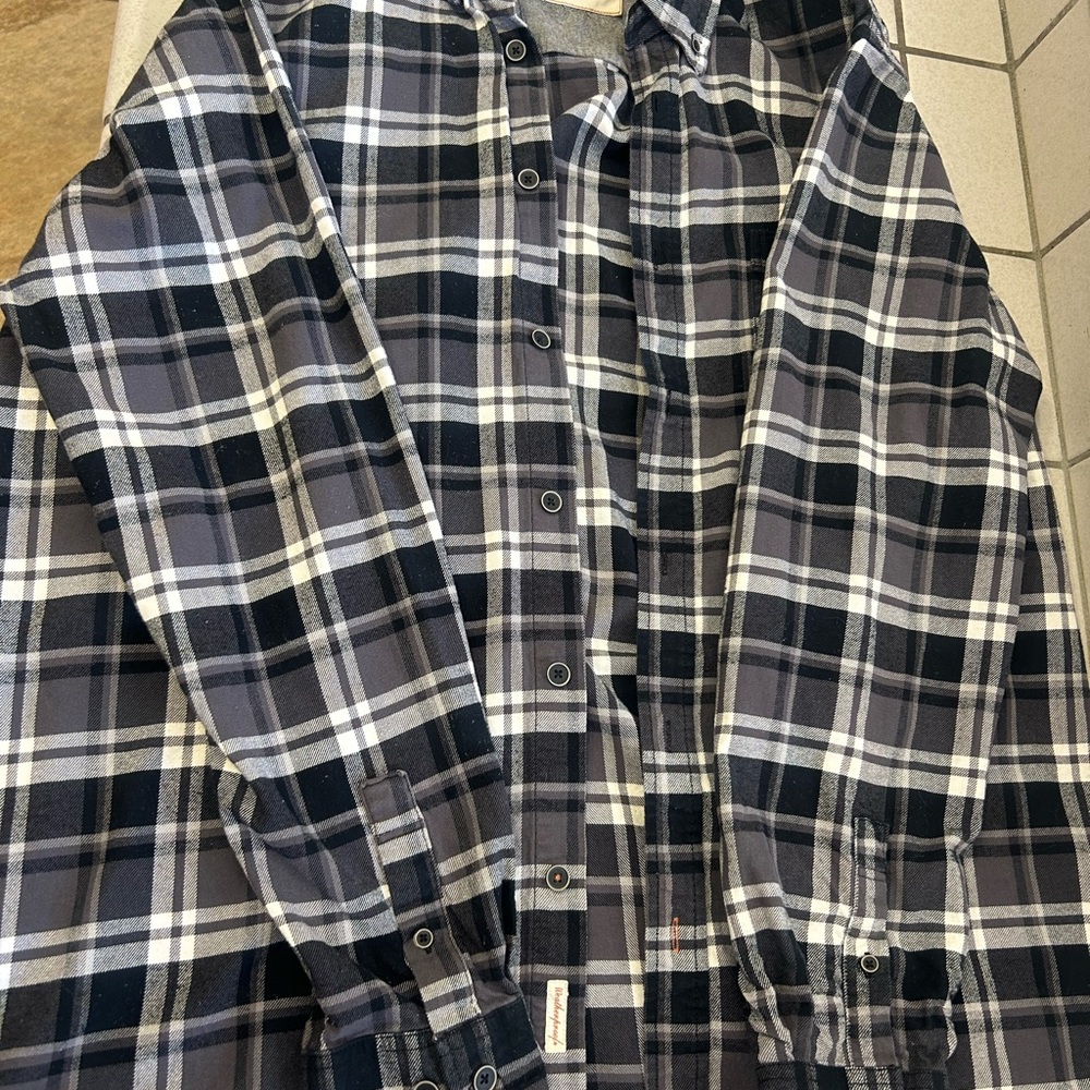 Men's Black and Gray Plaid Shirt